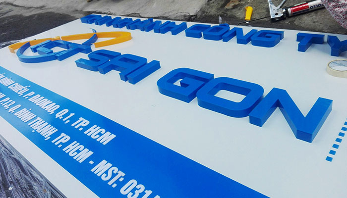 Bien Alu Khi Chua Treo Len Hoan Chinh