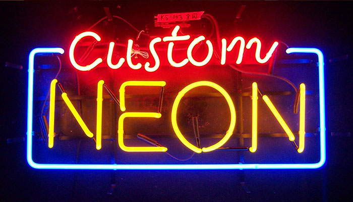 Bong Den Neon Rat Noi Bat Nhung Co Nhuoc Diem La De Hong