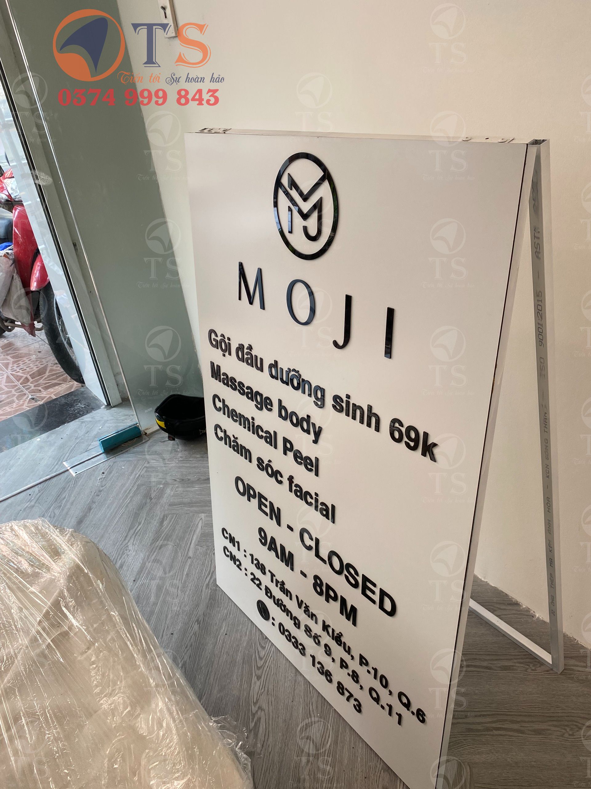 Bảng vẫy thu hút người nhìn